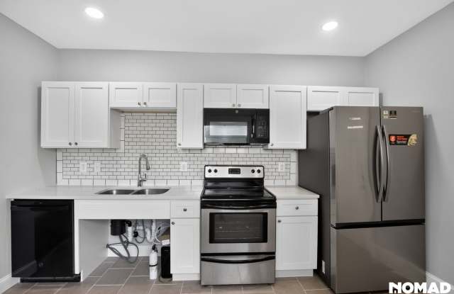 ADA Friendly Charming 3BR House in Middle River Gallery 4