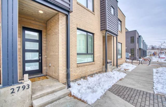 2793 32nd St. photos photos