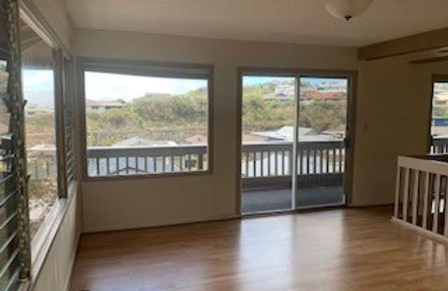 3 bedroom, 2.5 bath House (Salt Lake Area) Available now! Gallery 4