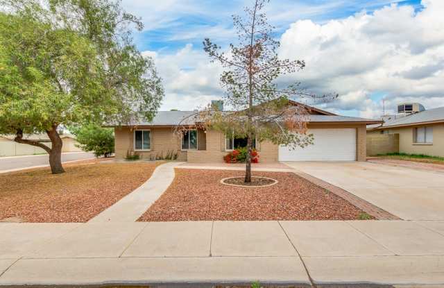 GORGEOUS FULLY REMODELED 3 BEDROOM, 2 BATH TEMPE HOME WITH SPARKLING POOL! photos photos