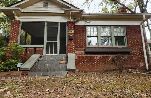1024 Highland View NE Gallery 1