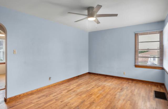 Charming & Cozy 2-Bedroom Home in Cape Girardeau Gallery 3