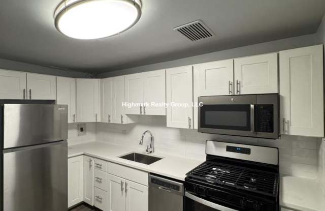 6711 North California Ave. photos photos