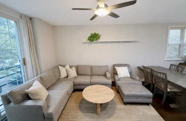 1635 W Beach Avenue Gallery 3