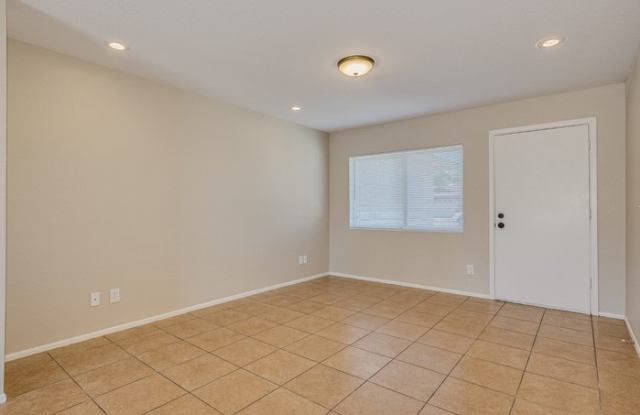 9202 West Cameron Drive Gallery 4