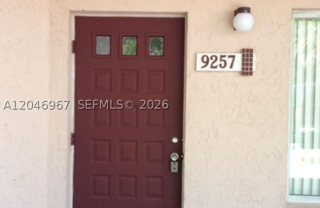 9257 SW 138th Pl Gallery 3