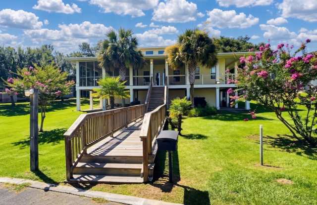 Condo in Ocean Springs with BOAT Slip! *Move-in special; $500 off the first FULL month's rent* Gallery 4