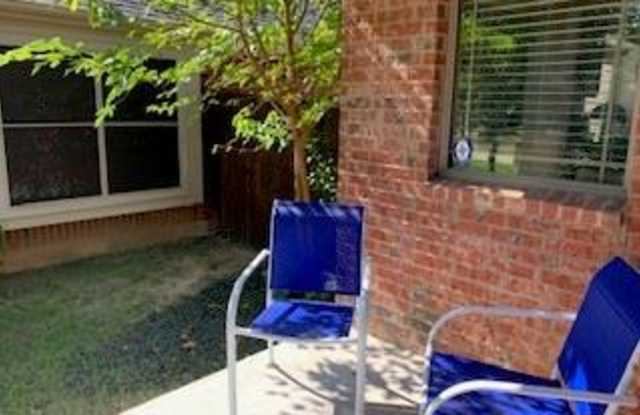 2221 Kingsdale Court Gallery 2