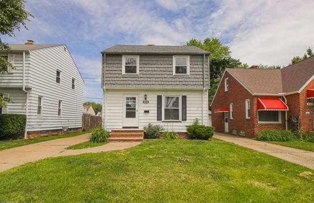 8008 Pelham Dr - 8008 Pelham Drive, Parma, OH 44129