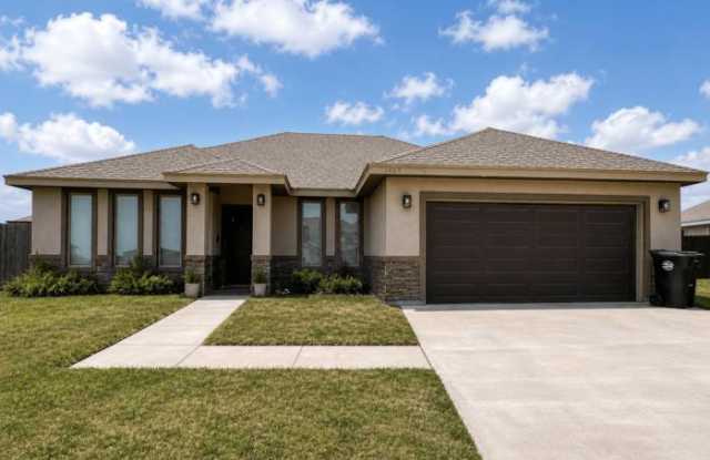 1405 Pecan Orchard Drive Gallery 1