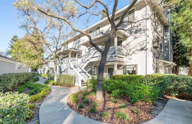 Upper level 2 bedroom, 2.5 bath condo located in Ashford Ct.  1 car garage & In-unit Laundry! photos photos