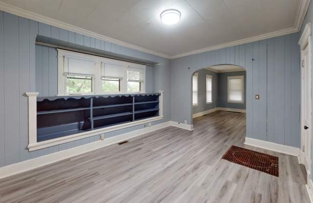 Coming Soon-Cute 2 bedroom, near park Gallery 4