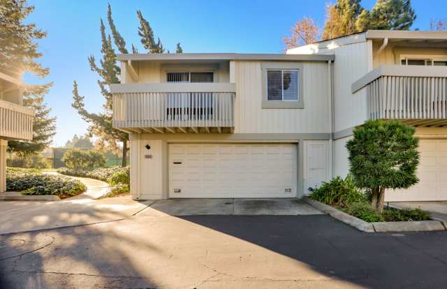 End Unit 2 Bed, 2 Bath Townhouse with Attached Garage! photos photos