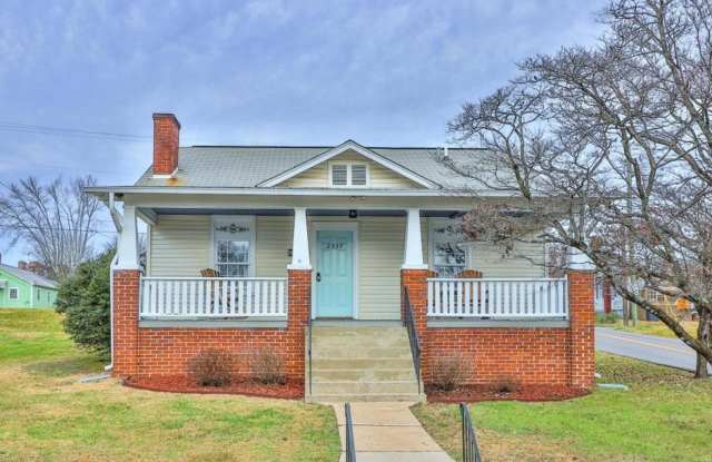 Knoxville 37917 - 3 bedroom, 2 bath Craftsman Home - Contact Ryan Fogarty (865) 333-4840 photos photos