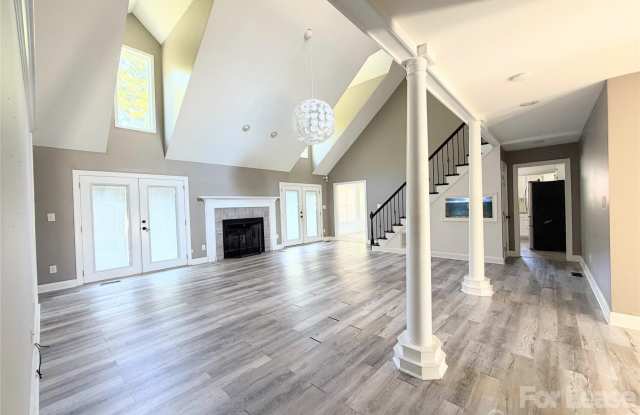 212 Northchase Drive Gallery 3