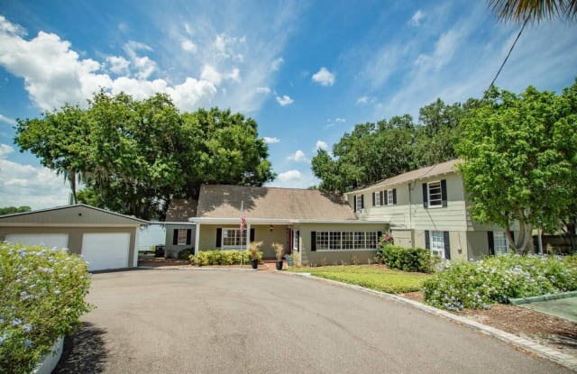 111 LAKE SILVER DRIVE S - 111 South Lake Silver Drive, Winter Haven, FL 33881