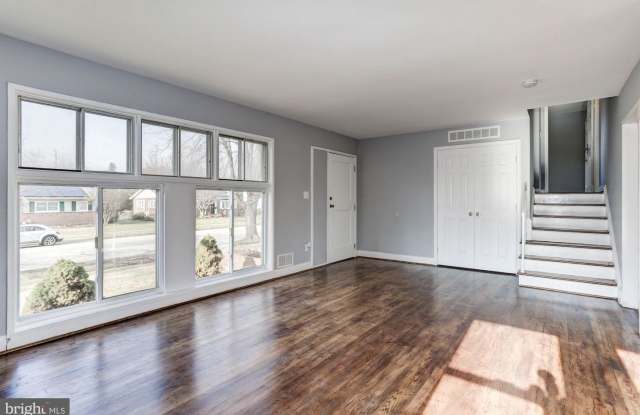 6320 CRAIGMONT RD Gallery 4