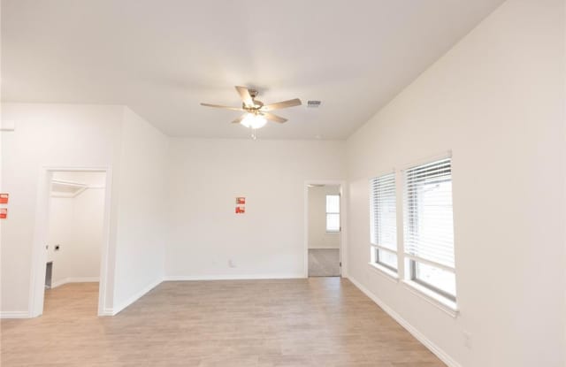Brand New 3 Bedroom 2 Bath Home in Yukon Schools Gallery 4