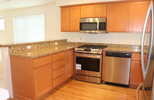 Beautiful 2 Bed/2 Bath Townhouse in Pinehurst/North Seattle for $2650! - 12309 10th Place Northeast, Seattle, WA 98125 Beautiful 2 Bed/2 Bath Townhouse in Pinehurst/North Seattle for $2650! - 12309 10th Place Northeast, Seattle, WA 98125