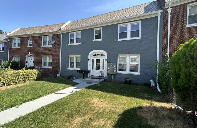 1250 Holbrook Ter NE - 1 photos photos