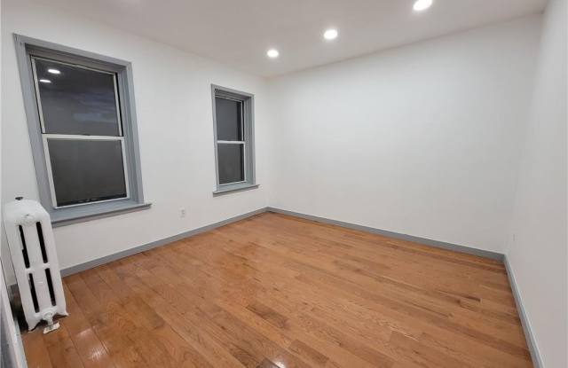 1111 E 94th Street Gallery 3