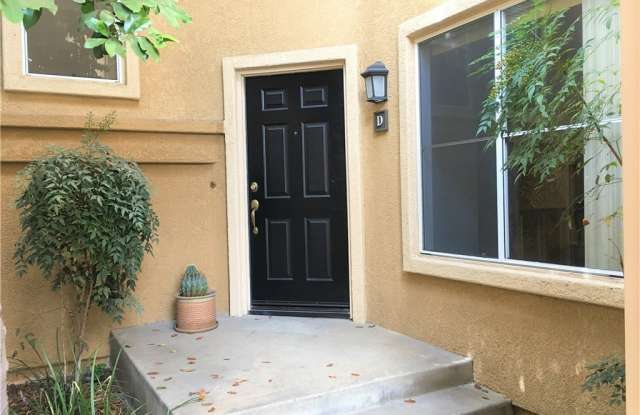 2802 N SHEFFIELD Drive UNIT D Gallery 3