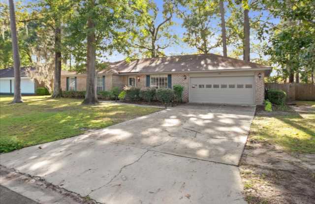 Charming 3-Bedroom, 3-Bath Home in Georgetown – Convenient Location  Pet Friendly - 39 Red Fox Drive, Georgetown, GA 31419