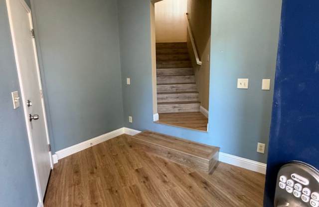 Live in the trees! Full Solar! Great home in Lake of the Pines! Gallery 4