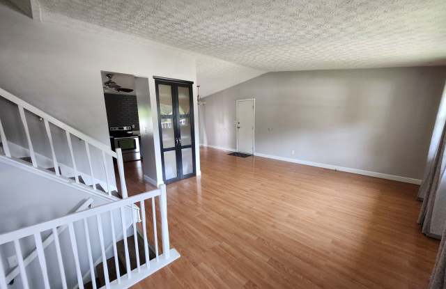 COMING SOON - Beautifully Updated Cul-de-Sac Home with Fenced Yard | 3 Bedrooms | $2,299/Month Gallery 3