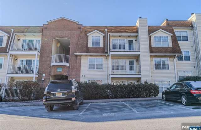 100 Crown 452 - 100 Crown Court, Edgewater, NJ 07020