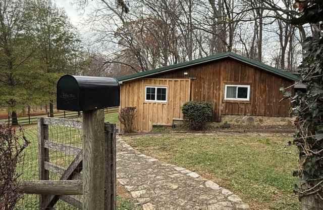 Beautiful Country Bungalow - 16306 Clarkes Gap Road, Loudoun County, VA 20129