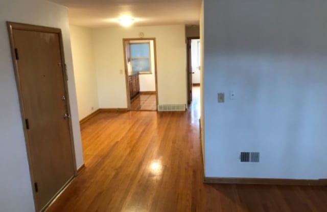 8229 Knox Ave - 8229 Knox Avenue, Skokie, IL 60076