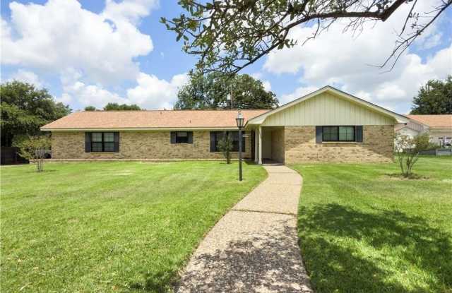 2525 Willow Bend Drive photos photos