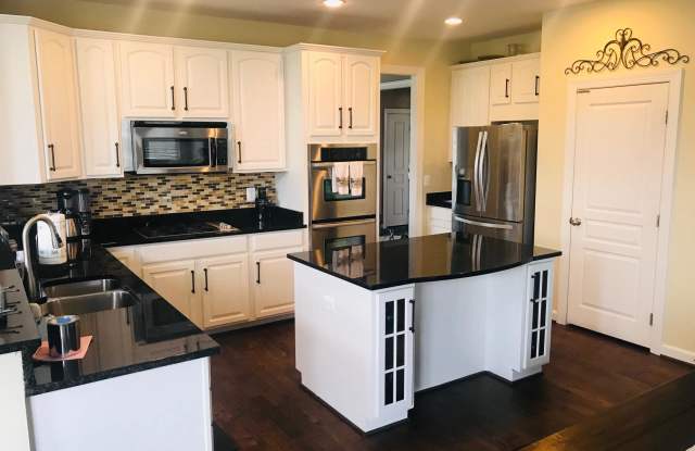 8935 CLARET WAY Gallery 3