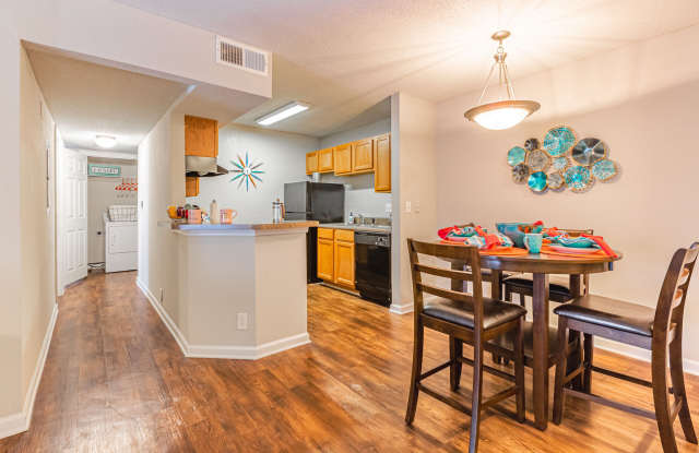 Cameron Run Apartment Homes Gallery 4