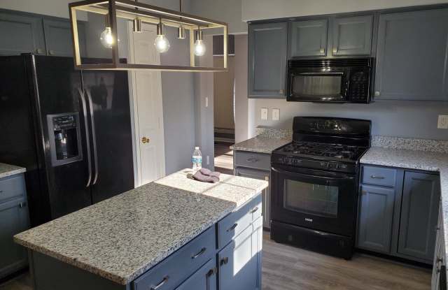 802 FALLS LAKE DRIVE Gallery 4