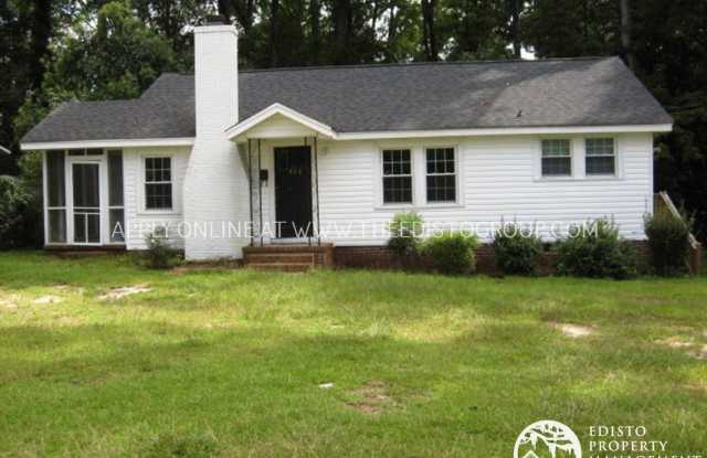 Charming Remodeled Home in the Heart of Orangeburg – Versatile 3BR Gem with Spacious Yard! photos photos