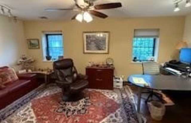 28 GARRETT Avenue Gallery 3
