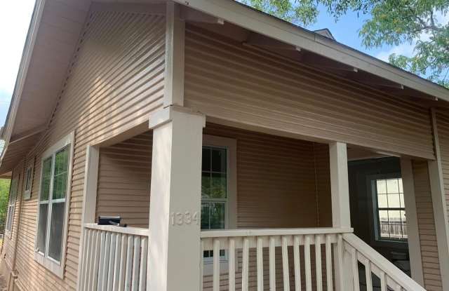 1334 CLOWER Gallery 3