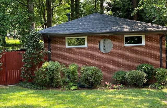 1975 Clearwater Drive SE photos photos