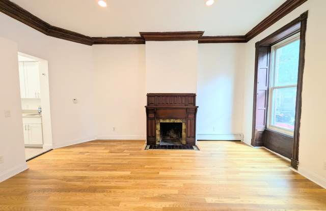 313 State Street Gallery 3