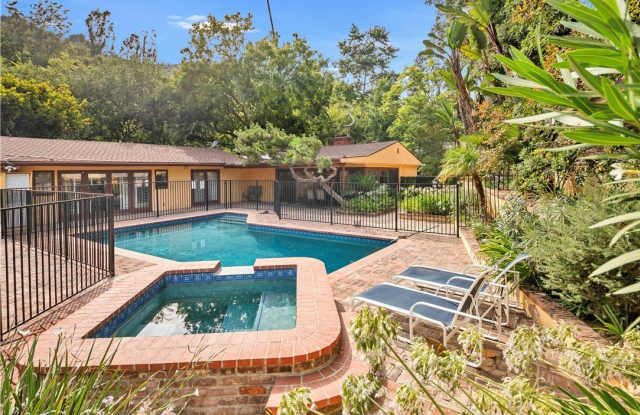 2500 Benedict Canyon photos photos