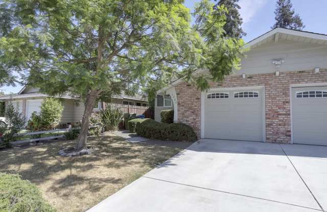1280 Normandy Way photos photos