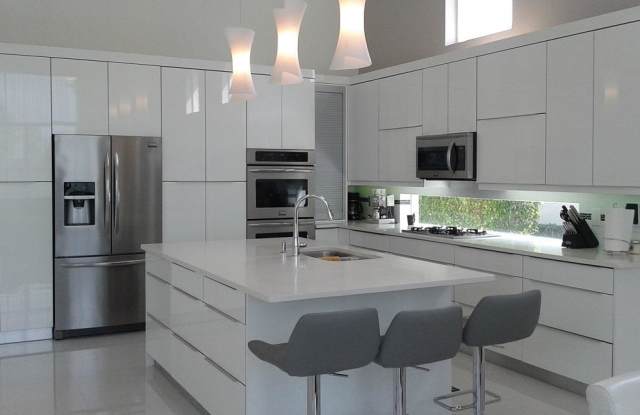 8988 Lakes Boulevard Gallery 2