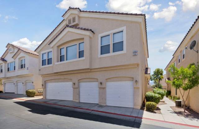 Renovated Henderson Townhouse in Gated Community with Garage photos photos