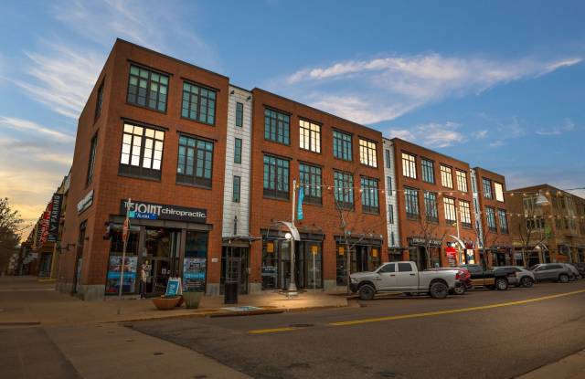 Upscale condo in Belmar Commons - 7130 West Alaska Drive, Lakewood, CO 80226 Upscale condo in Belmar Commons - 7130 West Alaska Drive, Lakewood, CO 80226