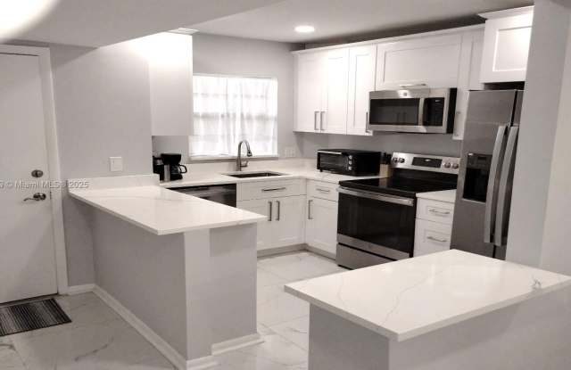 200 Jacaranda Country Club Dr photos photos