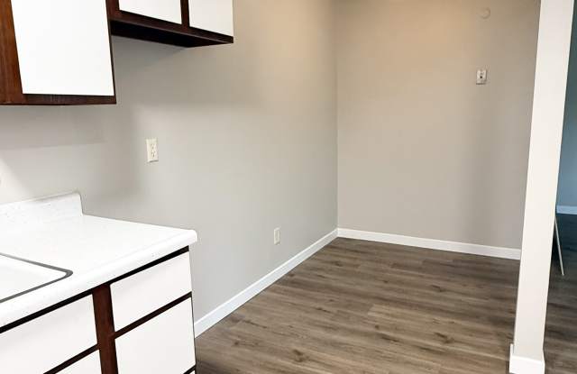 2070 Allen Boulevard - 21 Gallery 4