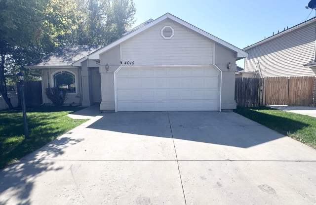 Beautifully updated 3-Bedroom Corner-Lot Home with Large Fenced Backyard & 2-Car Garage! Gallery 3