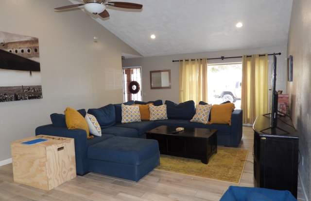 Saguaro Canyon 4 Bed 2 Bath w/Solar and Pool Gallery 4